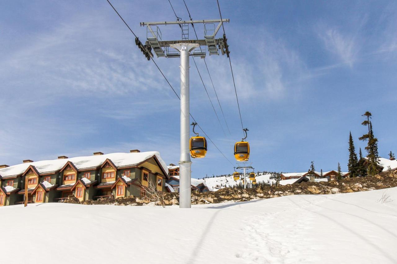 Snowbirds Big White Ski Resort Exterior photo